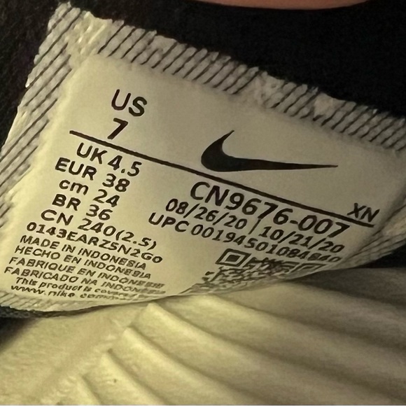 Nike Slides - Picture 6 of 6